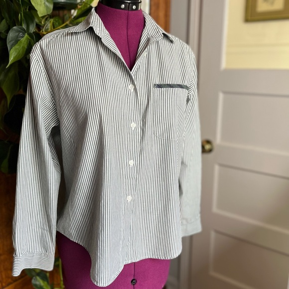 Talbots Green/ White Pin Stripe Button Down Long Sleeve Dress Shirt, Petite - Picture 6 of 8